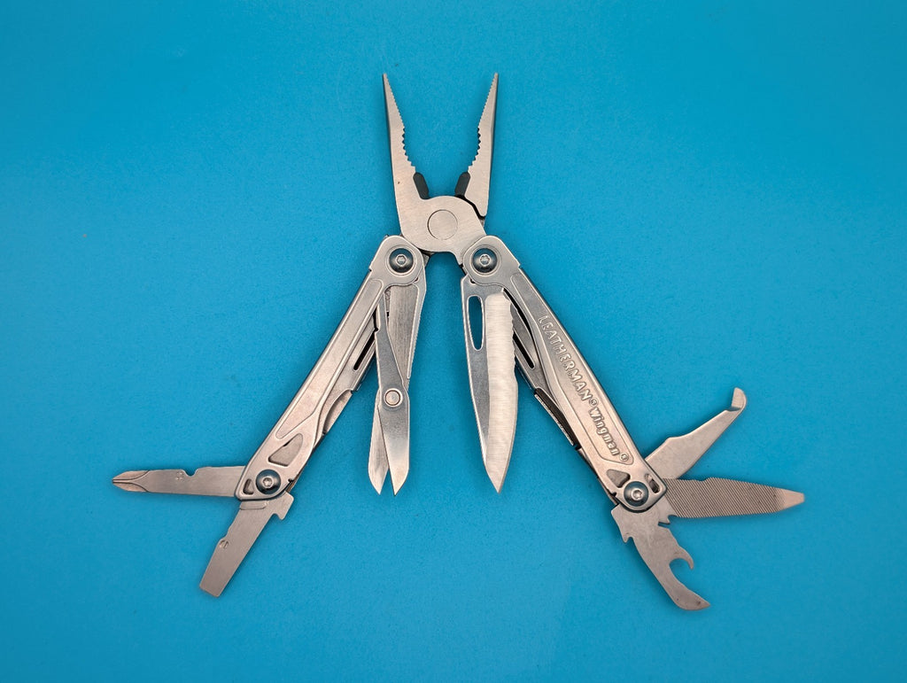LEATHERMAN WINGMAN MULTI-TOOL! WITH SHEATH! FREE SHIPPING!