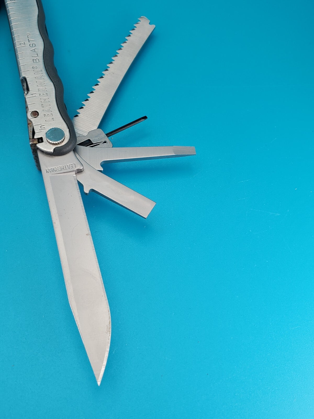 Leatherman BLAST Multi-Tool , Retired Multitool w/ Knife Pliers! WITH SHEATH!