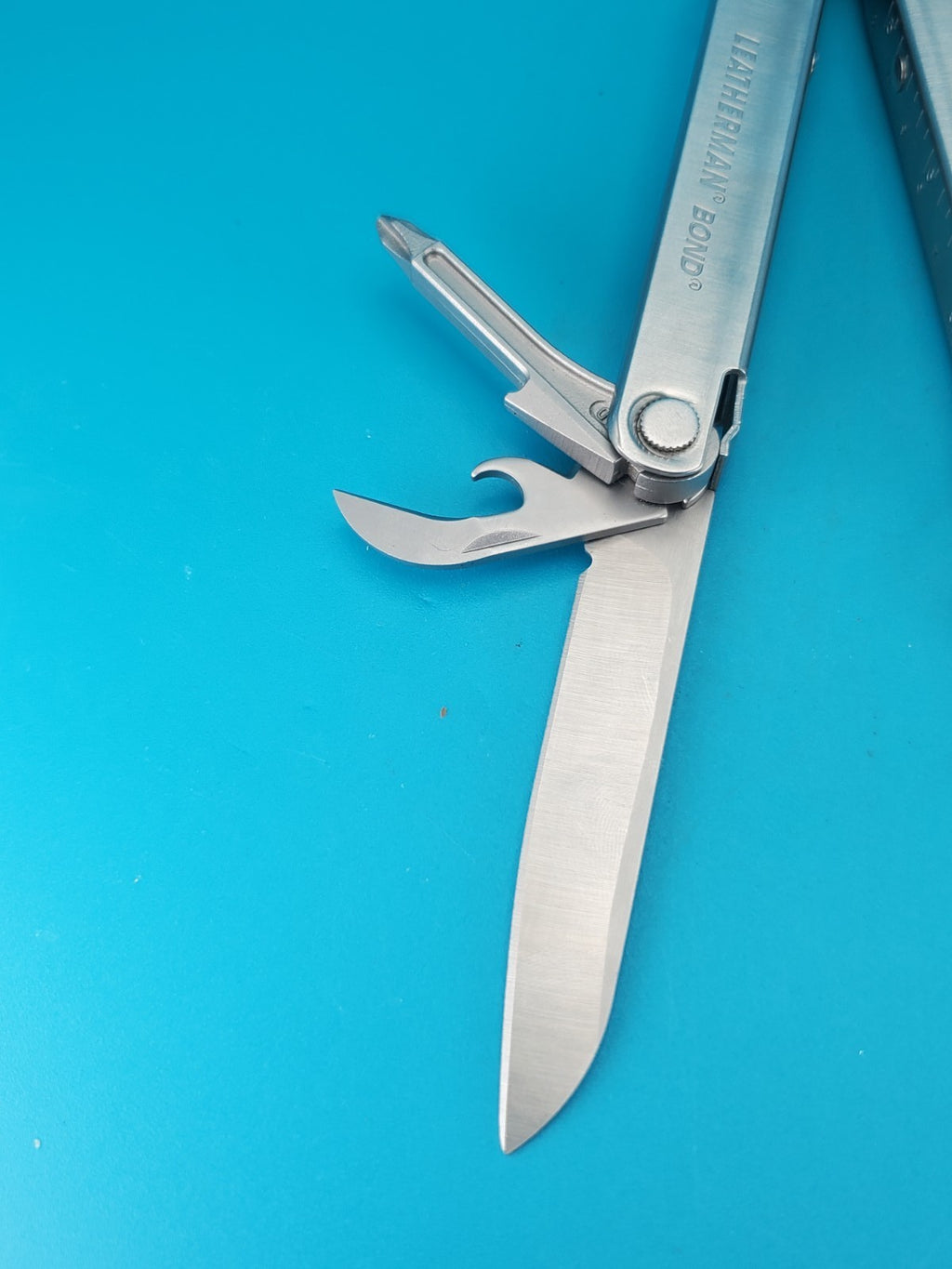 LEATHERMAN Bond Multitool, Stainless Steel Everyday Tool!
