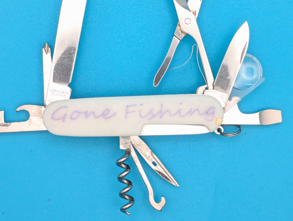 VICTORINOX EXPLORER GLOW IN THE DARK SWISS ARMY KNIFE MULTI TOOL!