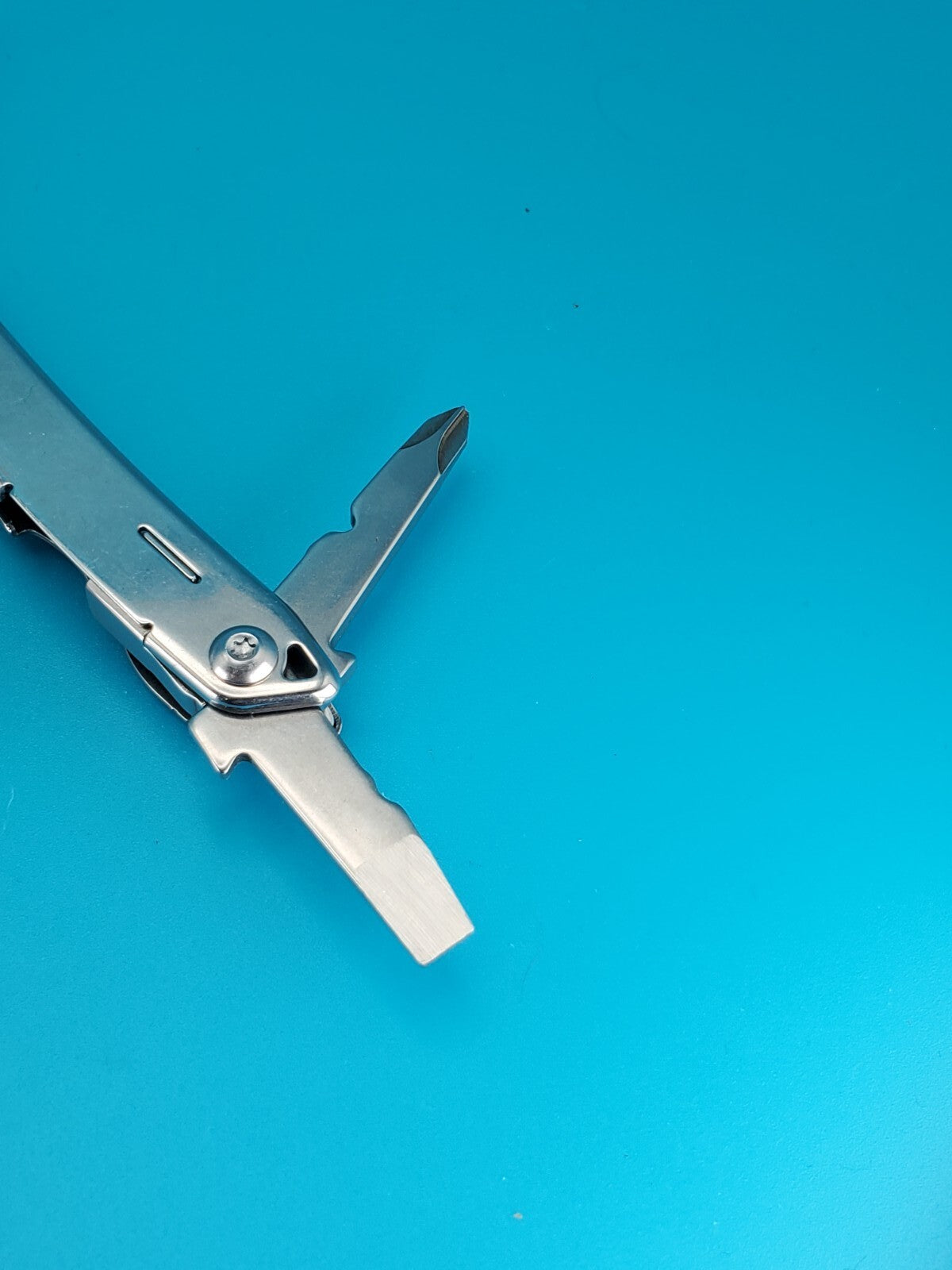 LEATHERMAN WINGMAN MULTI-TOOL! FAST SHIPPING!