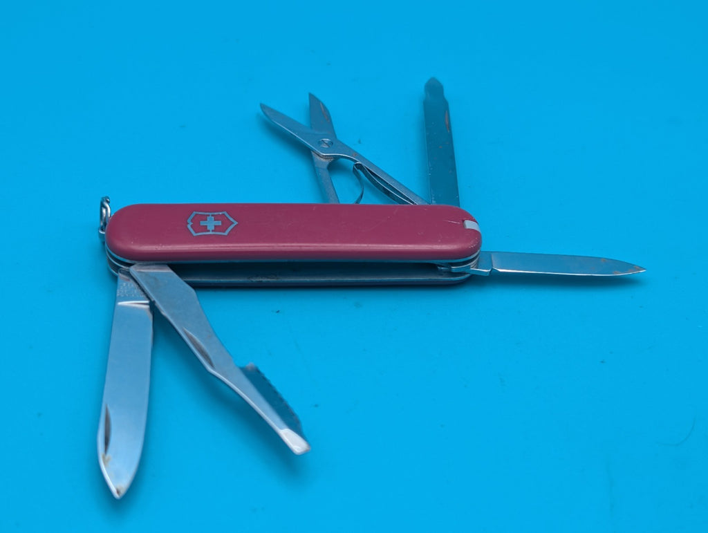 Victorinox Executive Swiss Army Knife, RED! FREE SHIPPING! RETIRED!