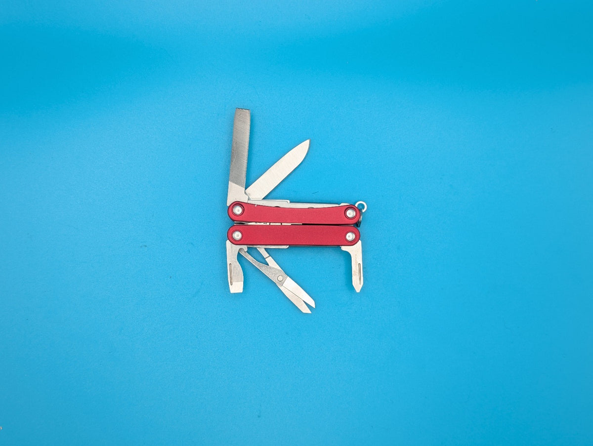 Leatherman SQUIRT PS4 Multi-Tool With Pliers Scissors Knife RED!