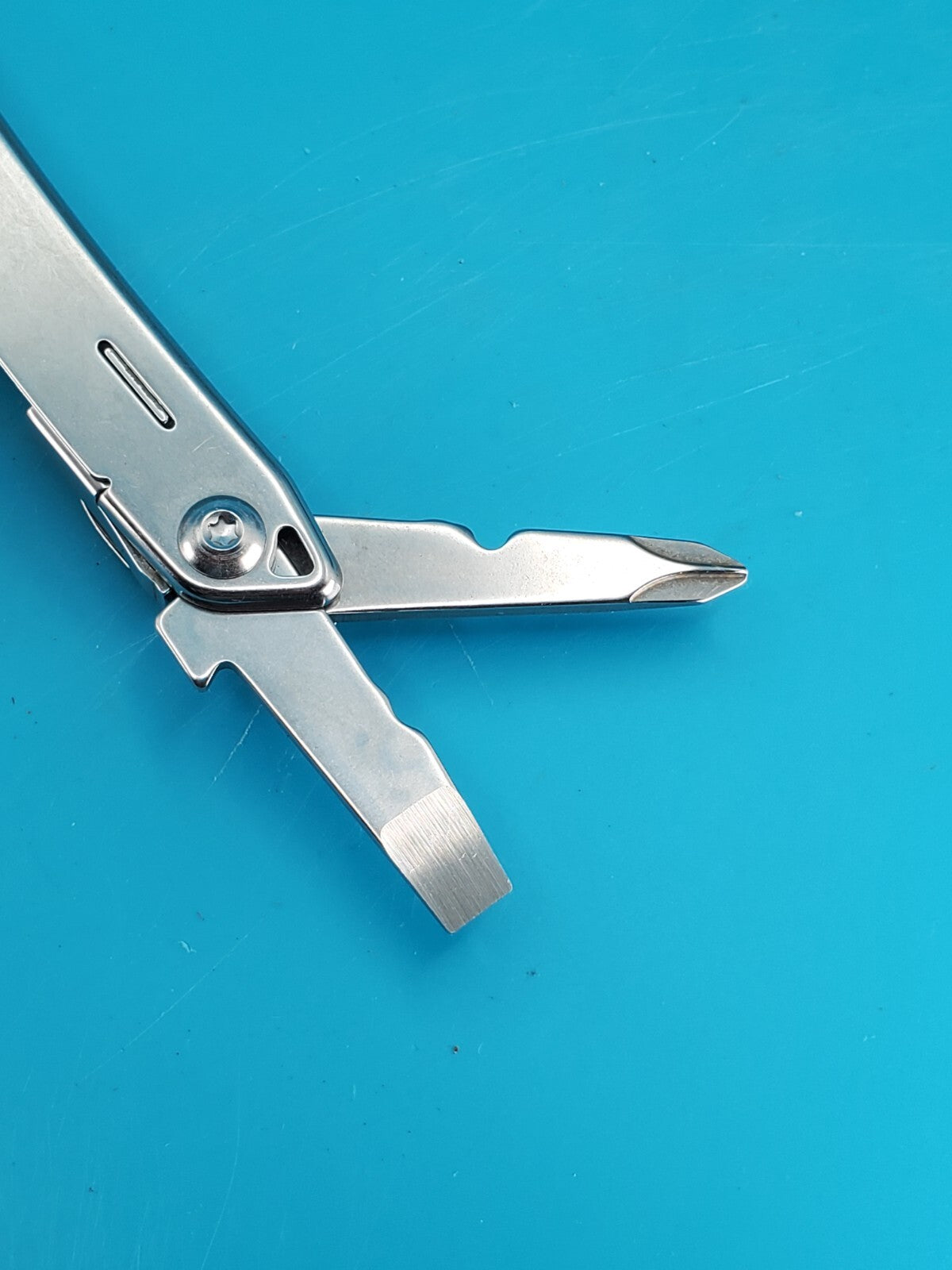 LEATHERMAN WINGMAN MULTI-TOOL! WITH SHEATH! FREE SHIPPING!