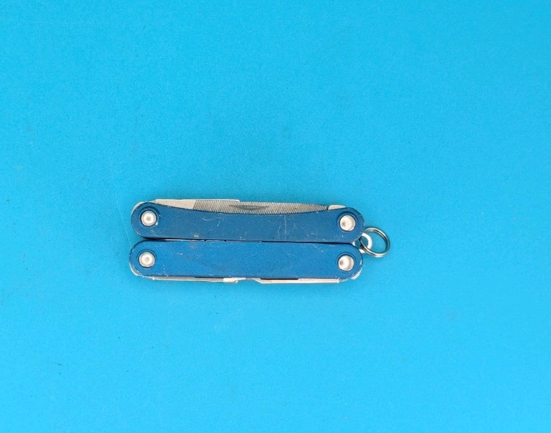 Leatherman SQUIRT PS4 Multi-Tool With Pliers Scissors Knife BLUE!