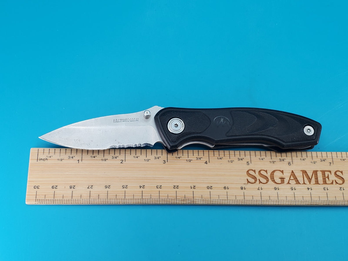 Leatherman C301 Pocket Knife with Clip Combo Blade Liner Lock!