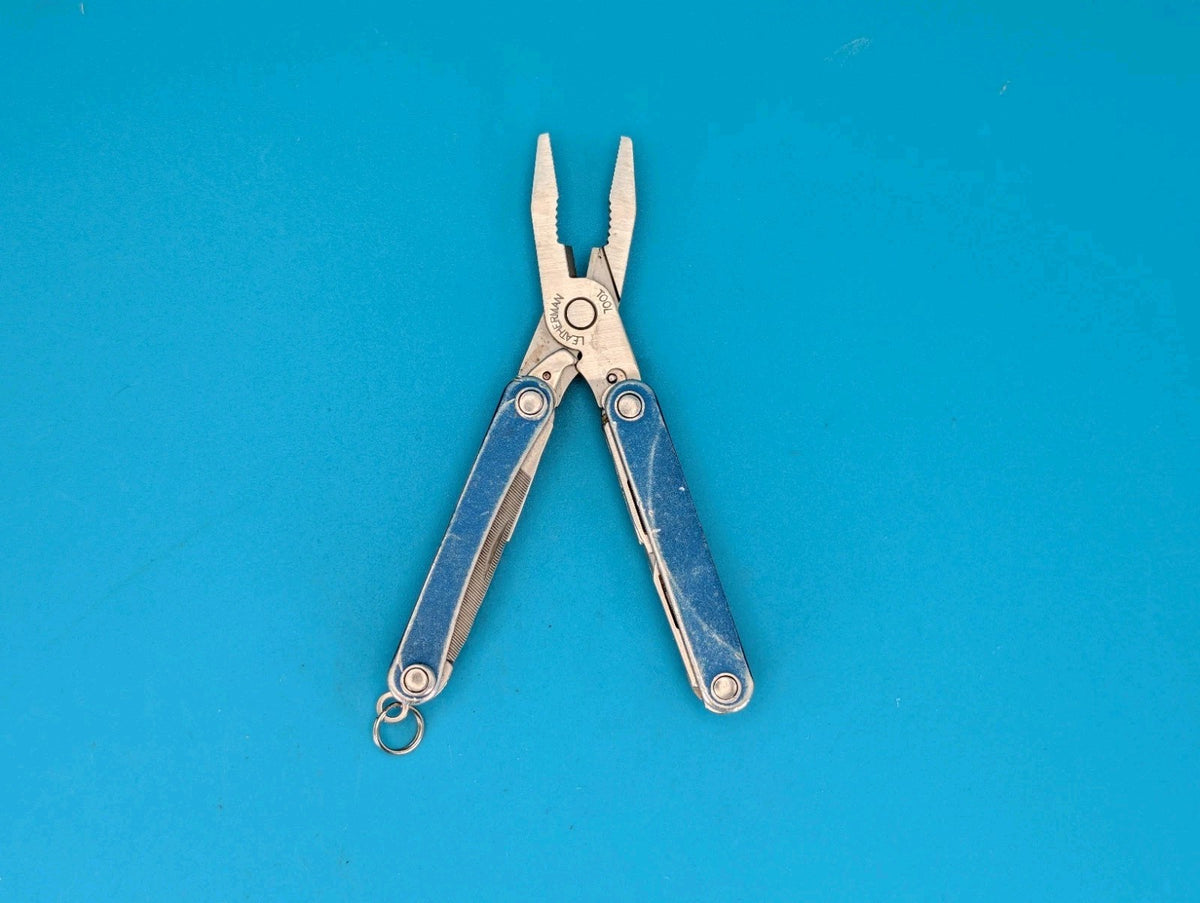 Leatherman SQUIRT PS4 Multi-Tool With Pliers Scissors Knife BLUE!