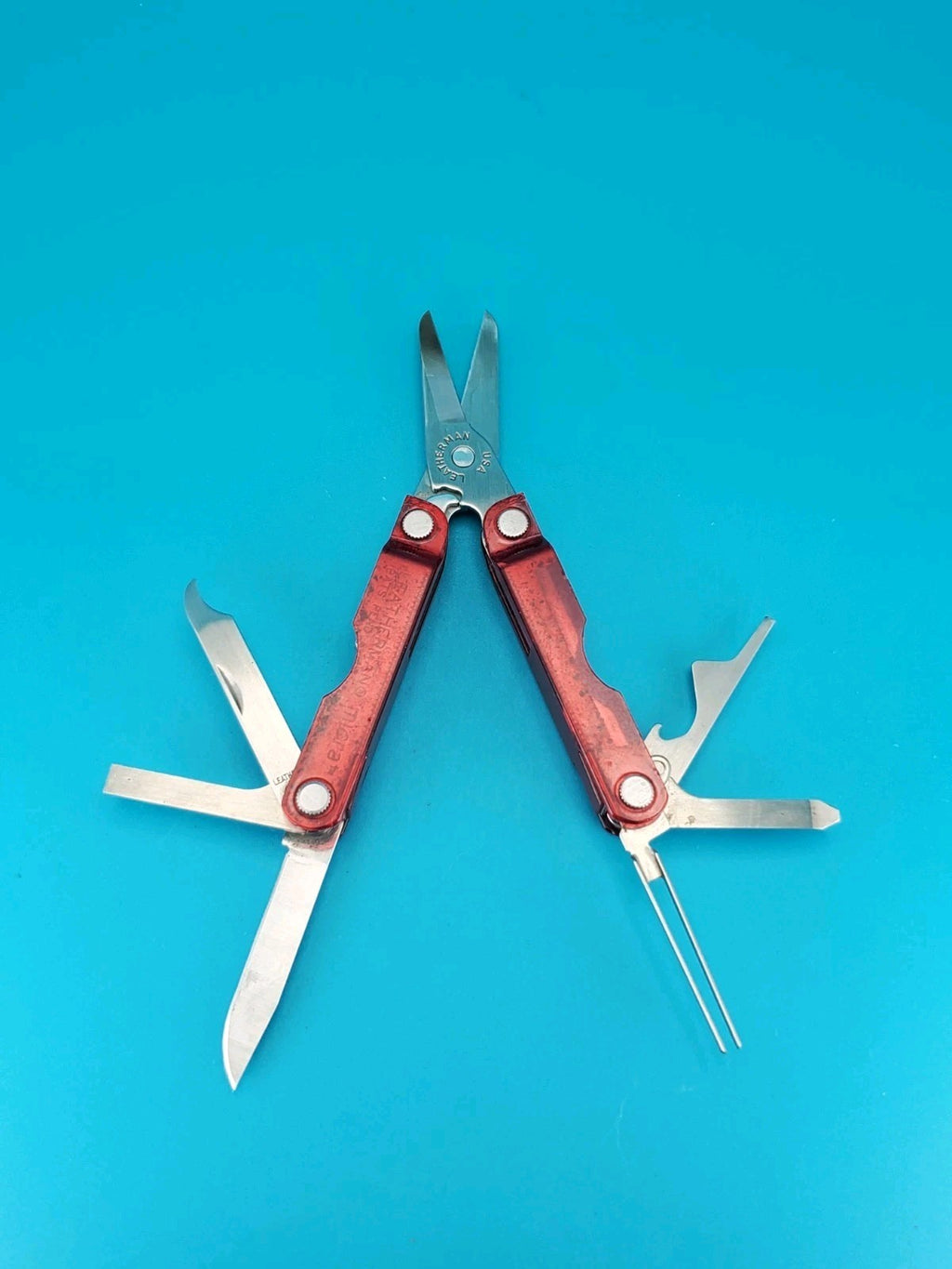 Leatherman Micra Multi-Tool, Knife, Scissors, Key Ring! RED CASE