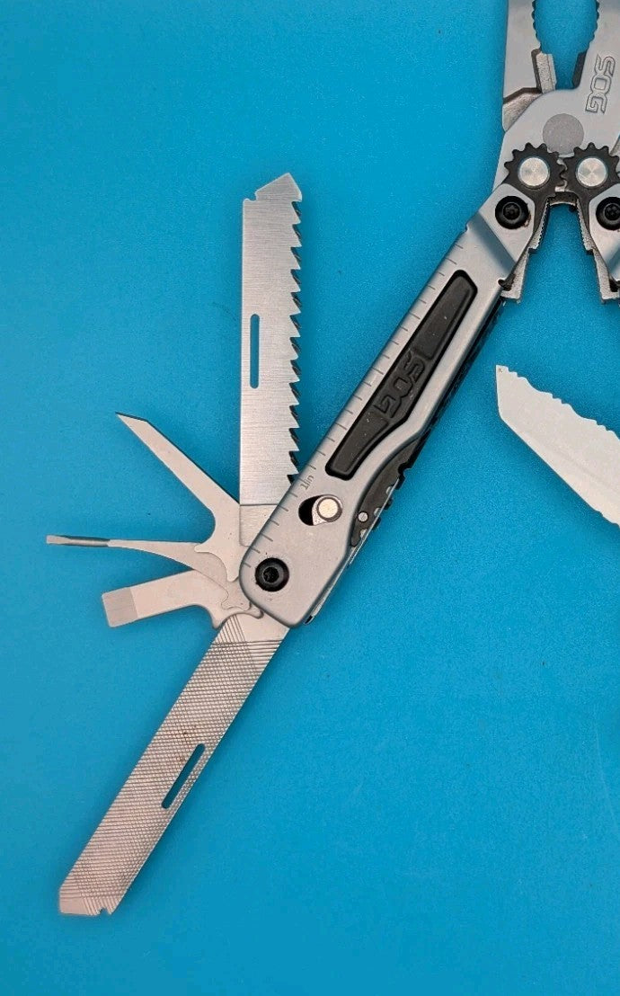 Retired SOG PowerPlay Knife Pliers Multi Tool!