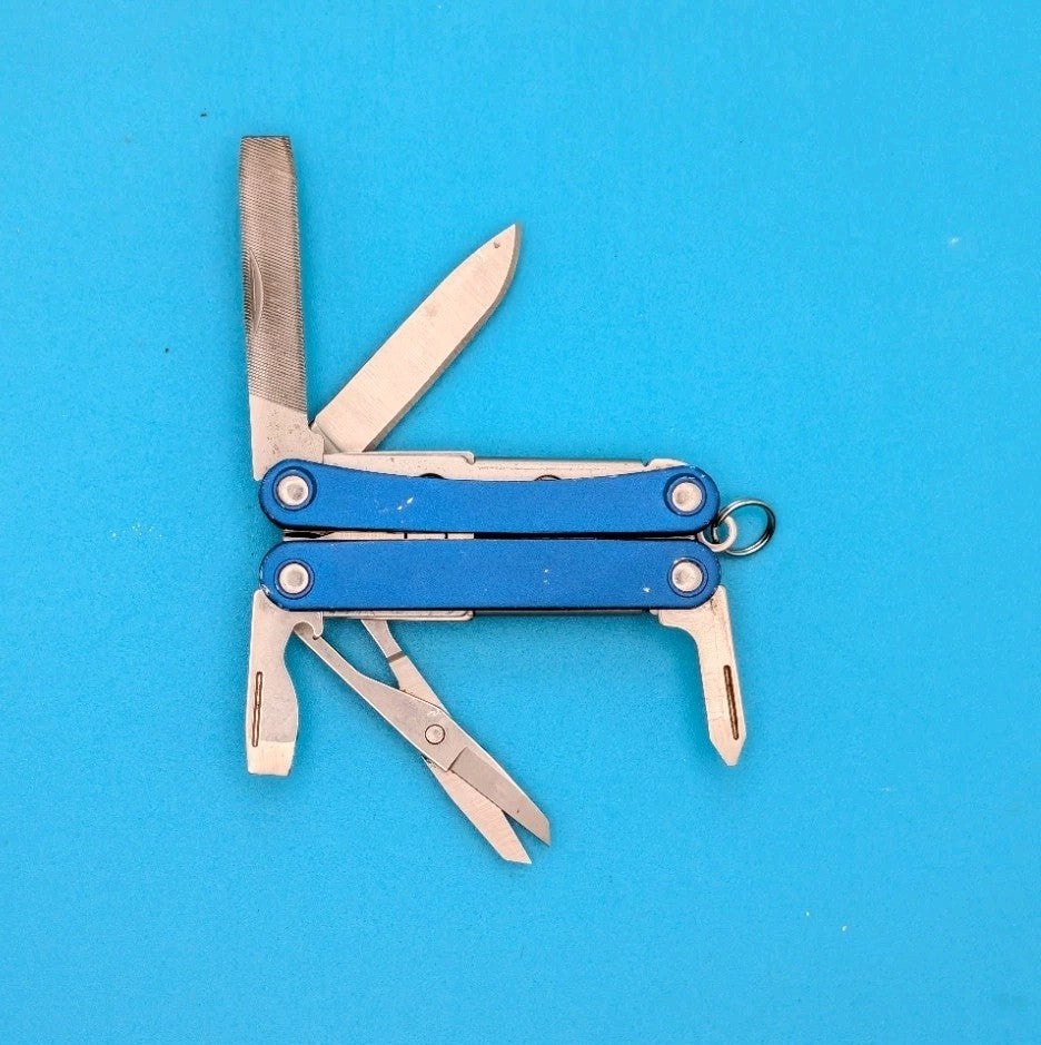 Leatherman SQUIRT PS4 Multi-Tool With Pliers Scissors Knife BLUE!