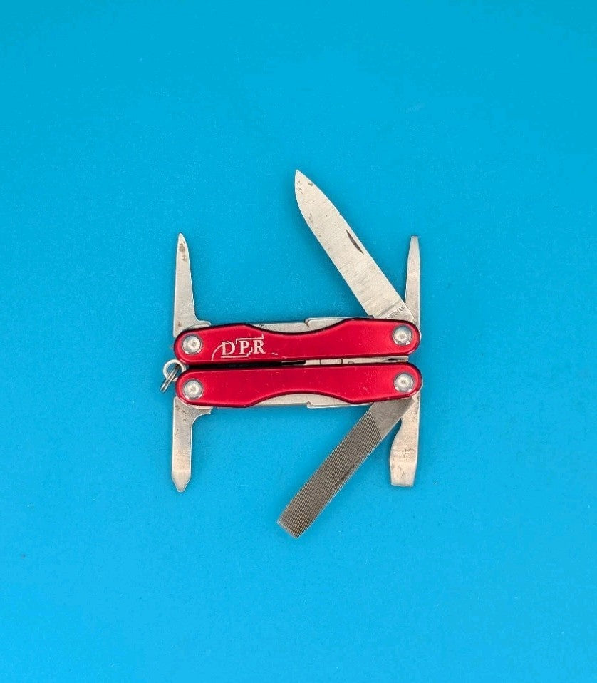 Leatherman Squirt P4 Multi-Tool, Key Ring, Retired, RED! *DPR*
