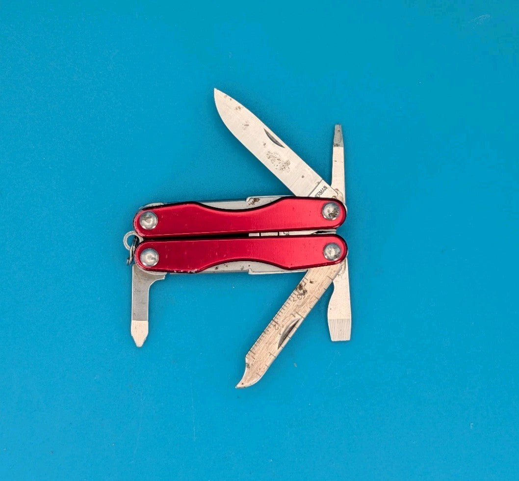 Leatherman Squirt S4 Multi-Tool, Key Ring, Retired, Red