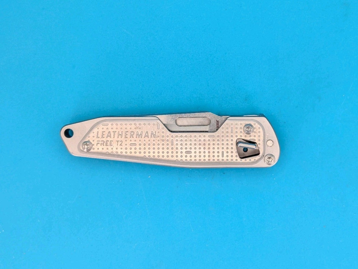 Leatherman FREE T2 Pocket Knife Multi-Tool! *WILEY COCK LODGE*