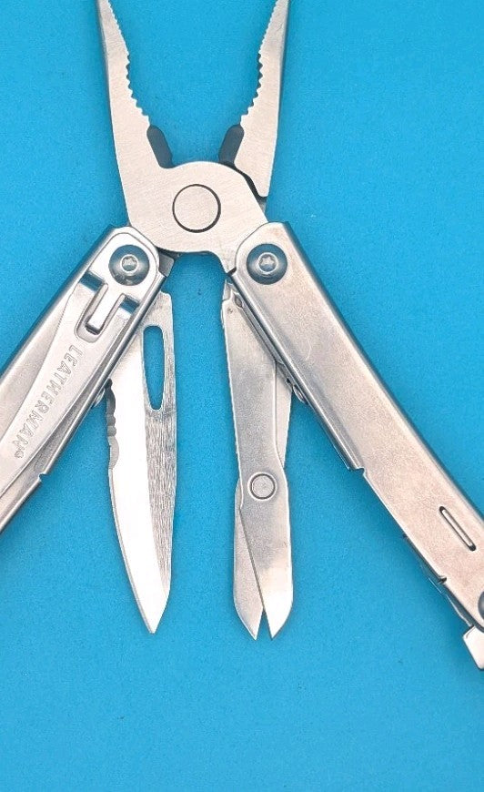 LEATHERMAN WINGMAN MULTI-TOOL! FAST SHIPPING!