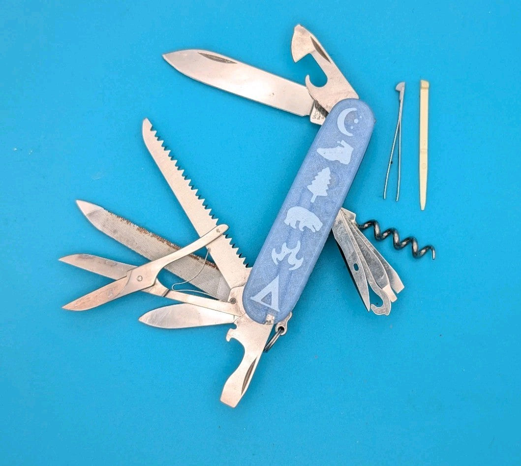 Victorinox Ranger GLOW IN THE DARK Swiss Army Knife Multi Tool! 91mm