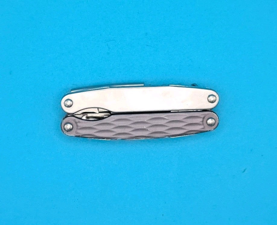 Leatherman Juice C2 Gray Multi Tool, Retired