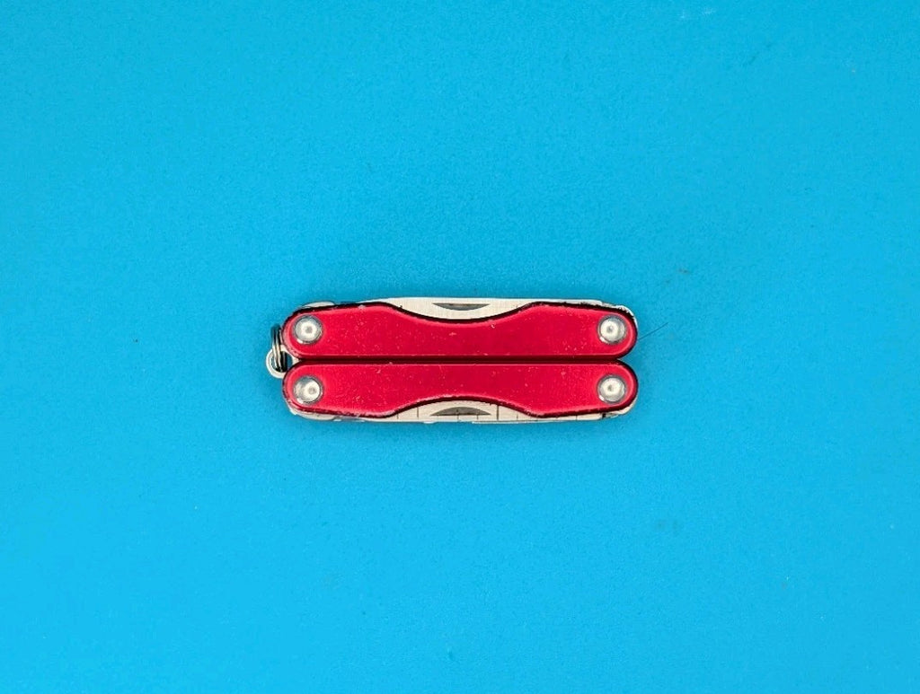 Leatherman "Squirt S4" Stainless Steel Multi Tool - RED!
