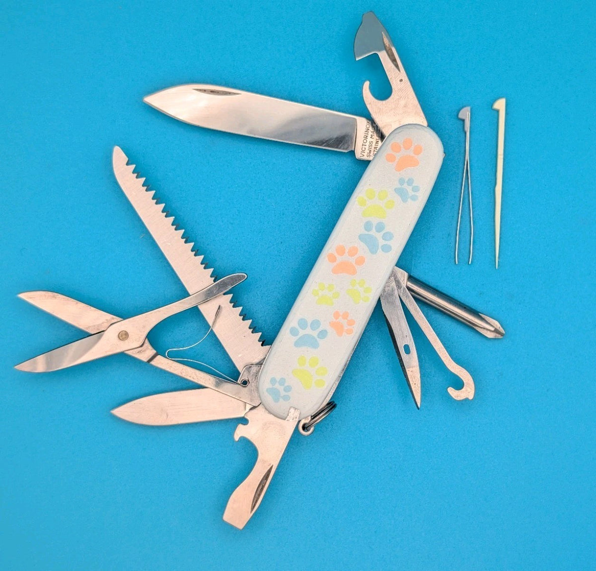 CUSTOM VICTORINOX FIELDMASTER GLOW IN THE DARK PAW PRINTS SWISS ARMY KNIFE!
