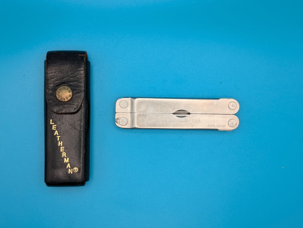 Leatherman PST 2 Multi Tool! 03/098 date stamp! Fast Shipping! WITH SHEATH!