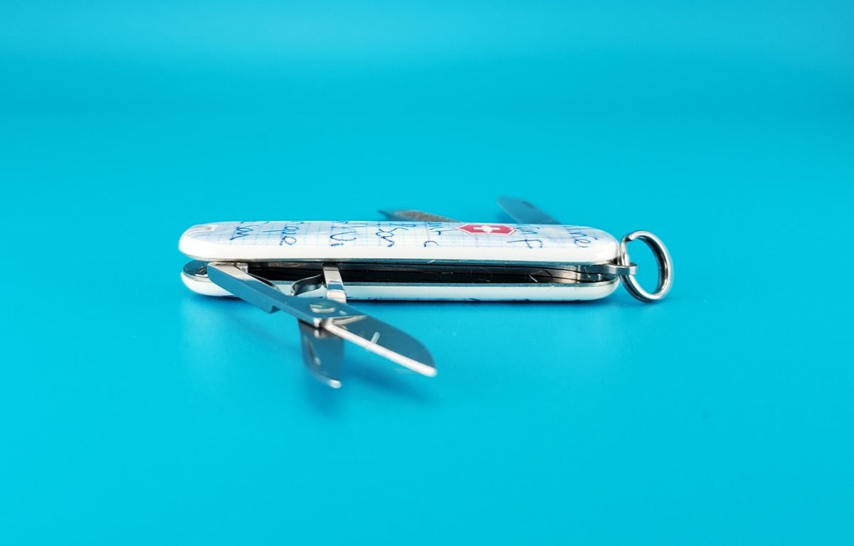 Victorinox Classic Limited Edition Script New Fashion 6 Swiss Army Knife! 58mm