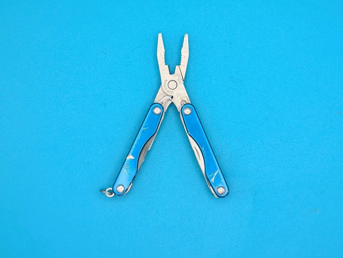 Leatherman Squirt P4 Multi-Tool, Key Ring, Retired, BLUE!