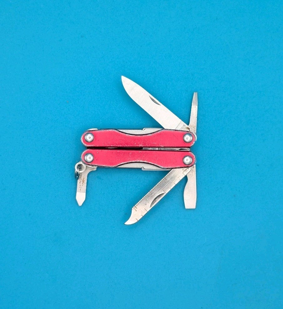 Leatherman Squirt S4 Multi-Tool, Key Ring, Retired, RED!