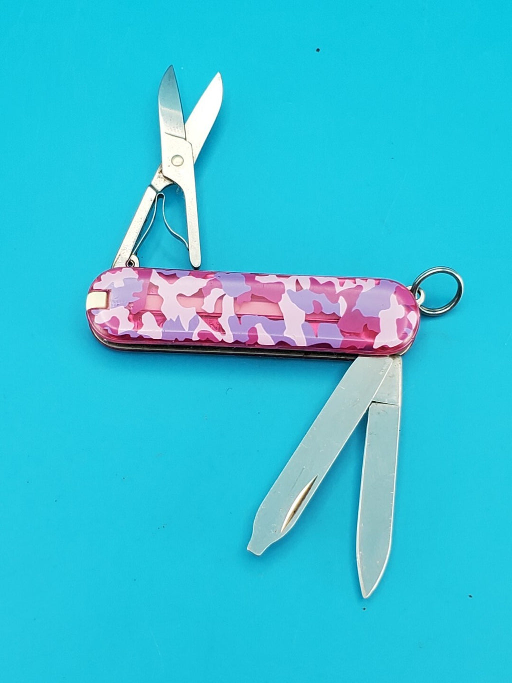 Victorinox Classic SD Swiss Army Knife 3 Tool Pocket Knife! PINK CAMO!