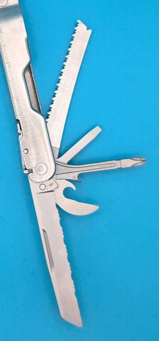 Leatherman Stainless Steel Super Tool 300 Multitool!