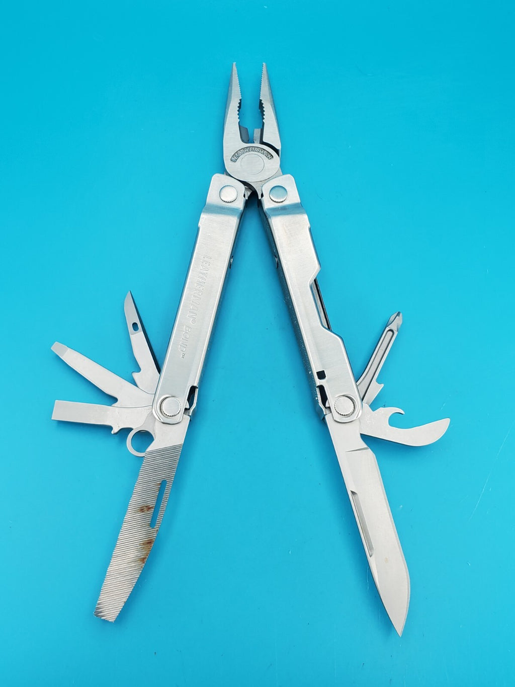 LEATHERMAN Bond Multitool, Stainless Steel Everyday Tool!