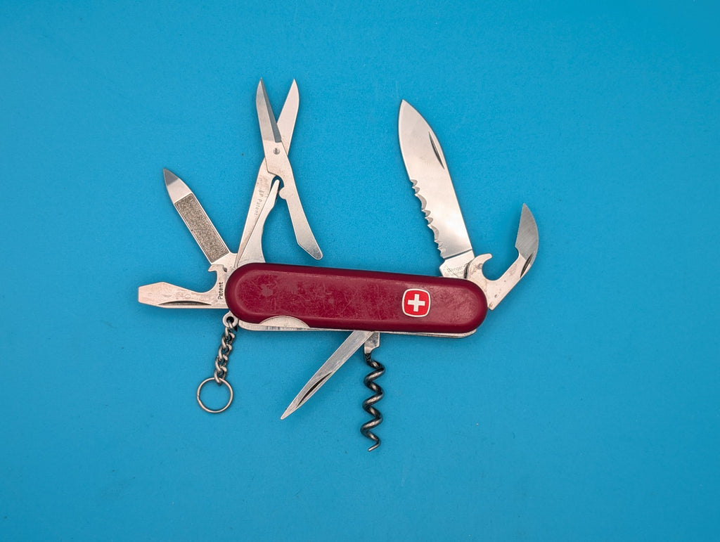 Wenger Serrated Traveler Red Swiss Army Knife Multi Tool!