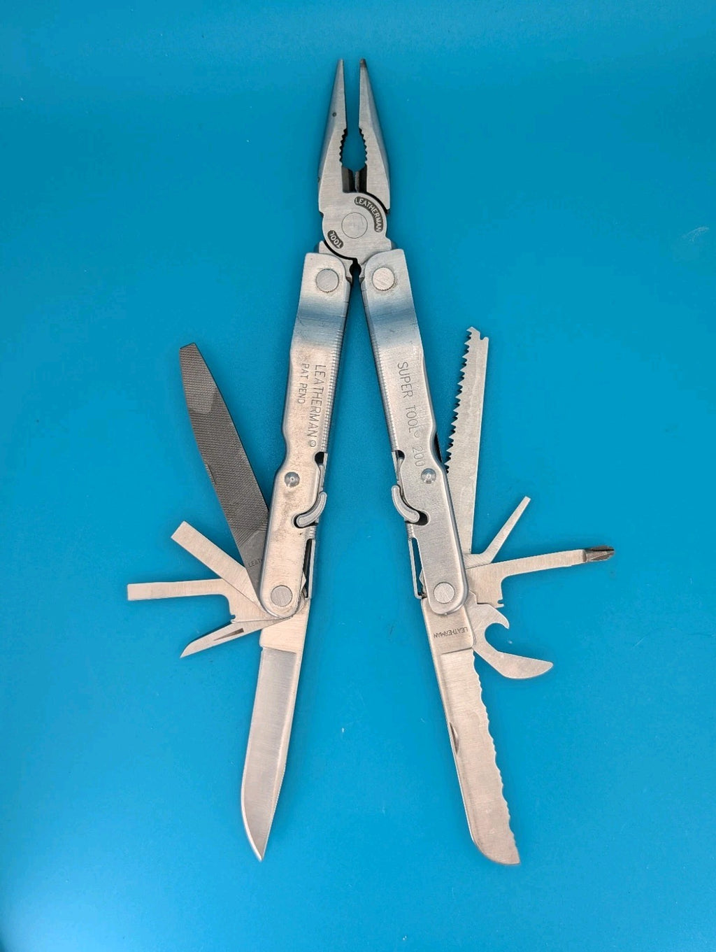 Vintage LEATHERMAN Super TOOL 200 Multi Tool! 04/03 Date Stamp!