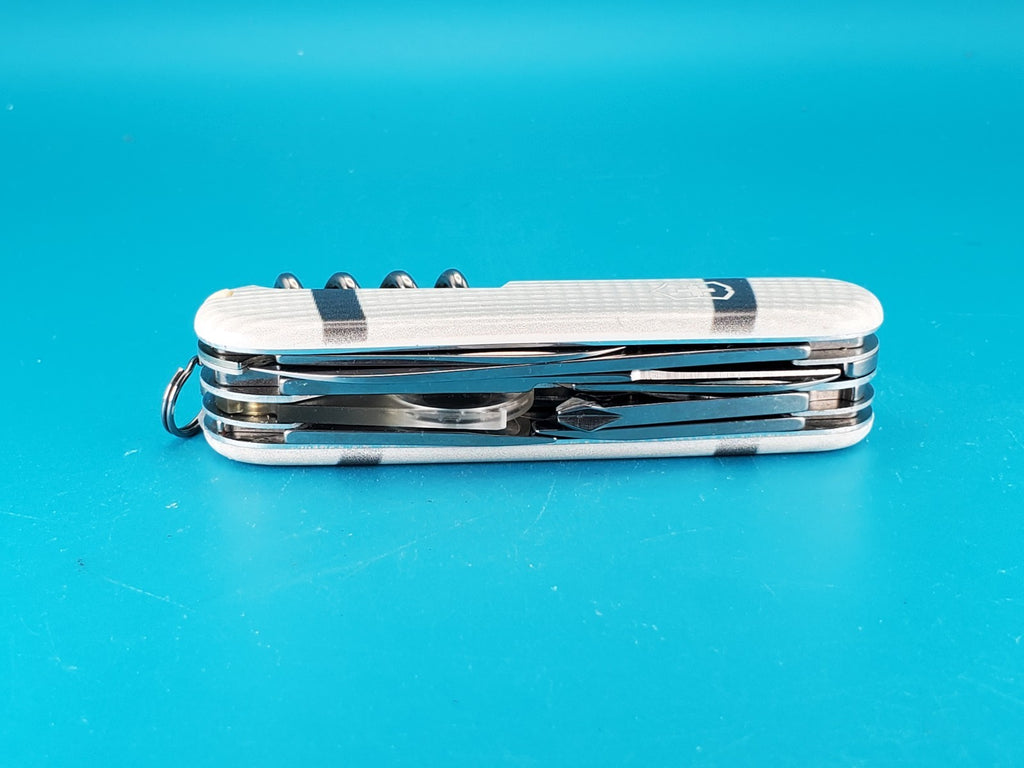 Victorinox Explorer Swiss Army Knife w/ Magnifying Glass! *CARDIOBAND 2021*