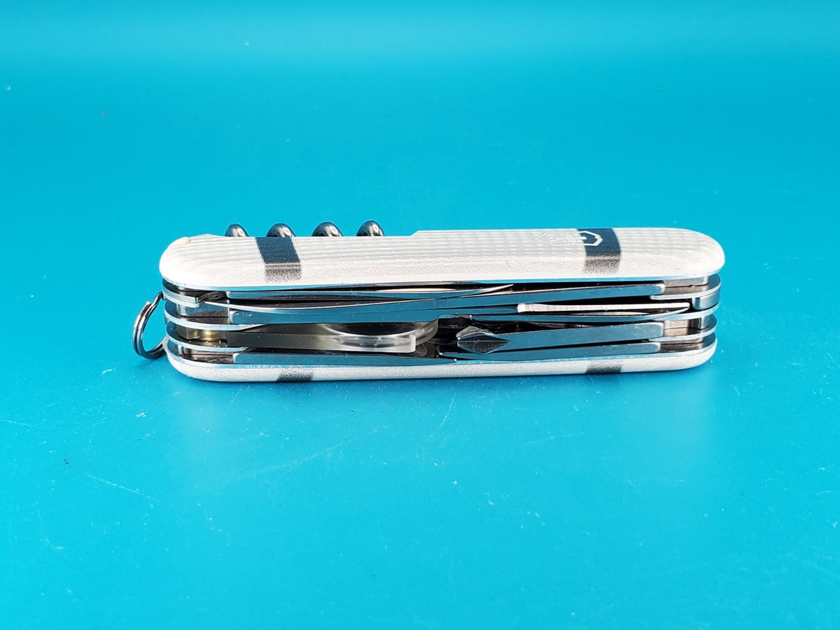 Victorinox Explorer Swiss Army Knife w/ Magnifying Glass! *CARDIOBAND 2021*