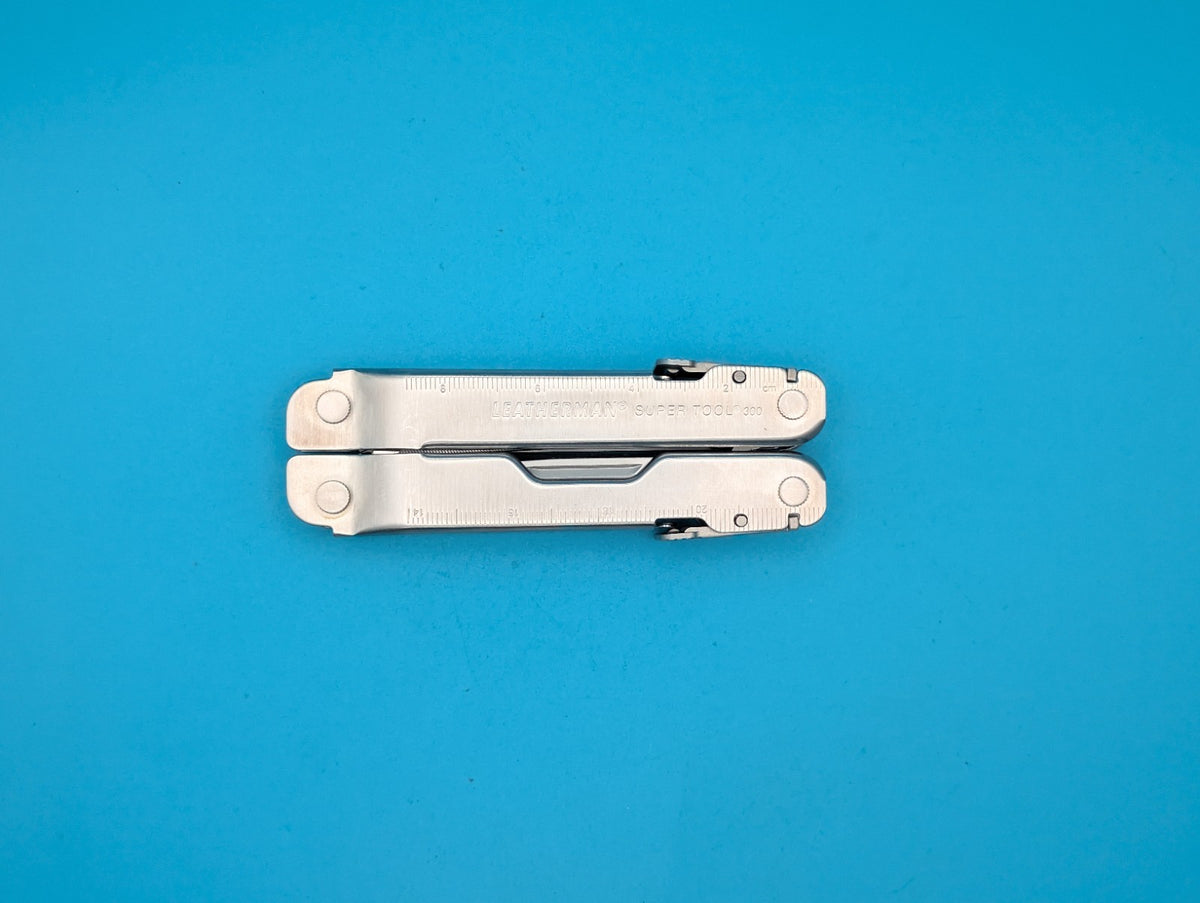 Leatherman Stainless Steel Super Tool 300 Multitool!