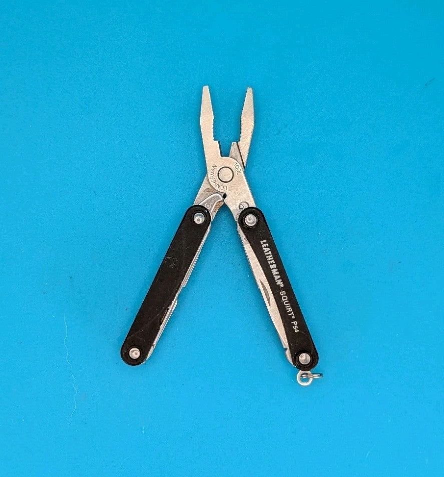 Leatherman Squirt PS4 Multi-Tool With Pliers Scissors Knife Black