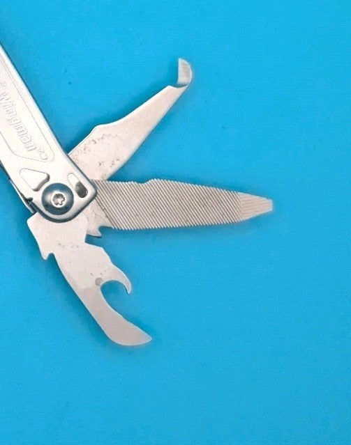 LEATHERMAN WINGMAN MULTI-TOOL! FAST SHIPPING!