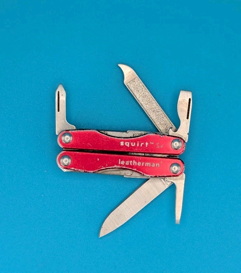 Leatherman "Squirt S4" Stainless Steel Multi Tool - RED!