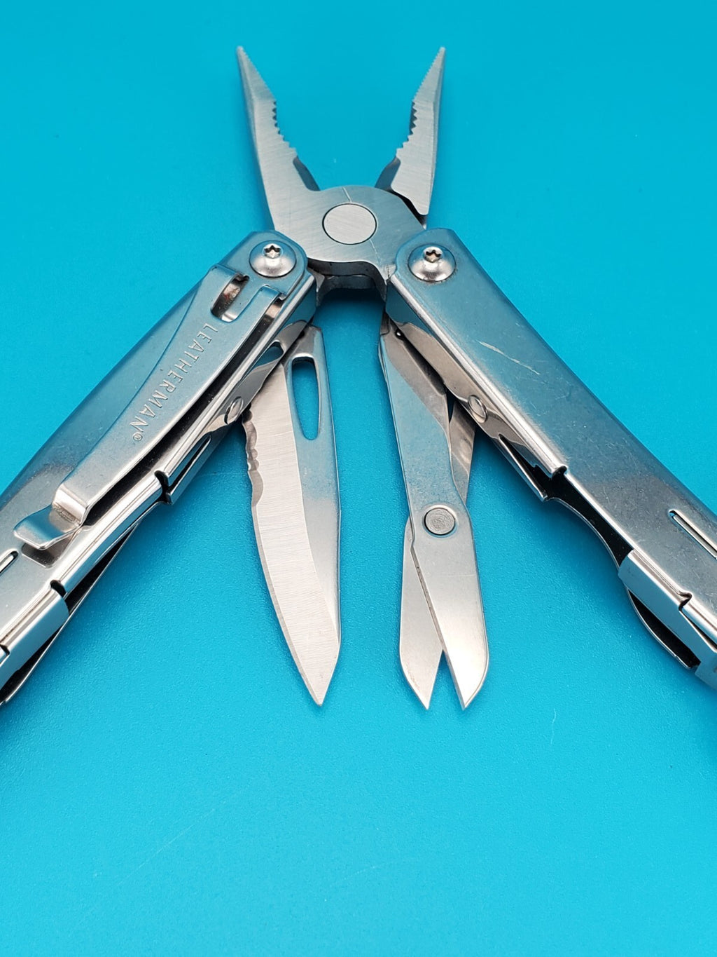 LEATHERMAN WINGMAN MULTI-TOOL! FAST SHIPPING!