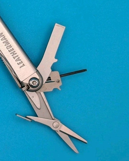 Leatherman Wave Multi Tool! Stainless! Retired! Free Shipping!