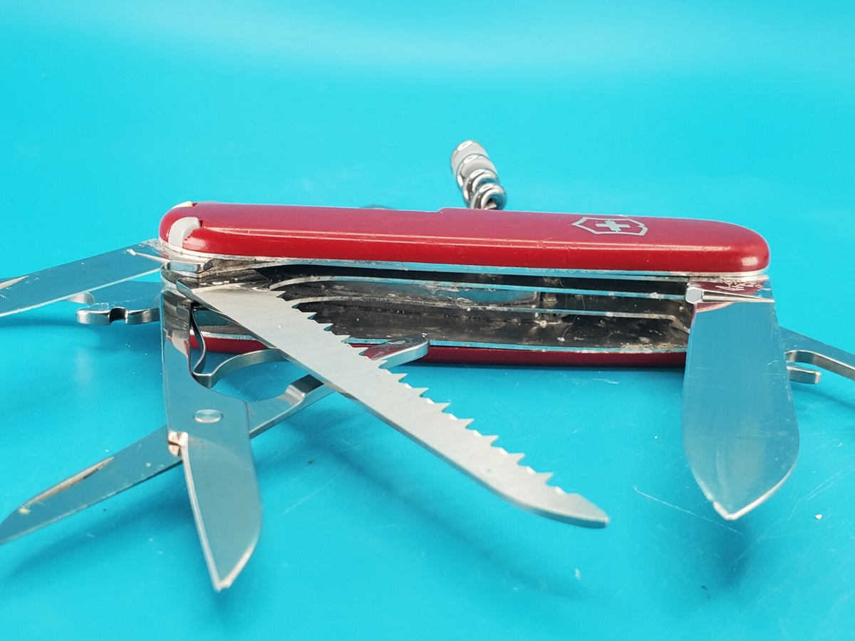 Victorinox Huntsman Plus Red Swiss Army Knife Multi Tool! With Pen! NICE!