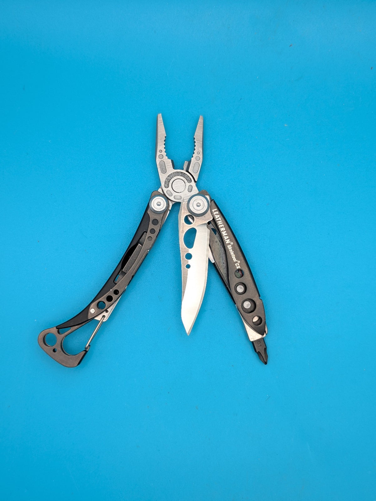 Leatherman Skeletool CX Multitool Plain Edge Knife!