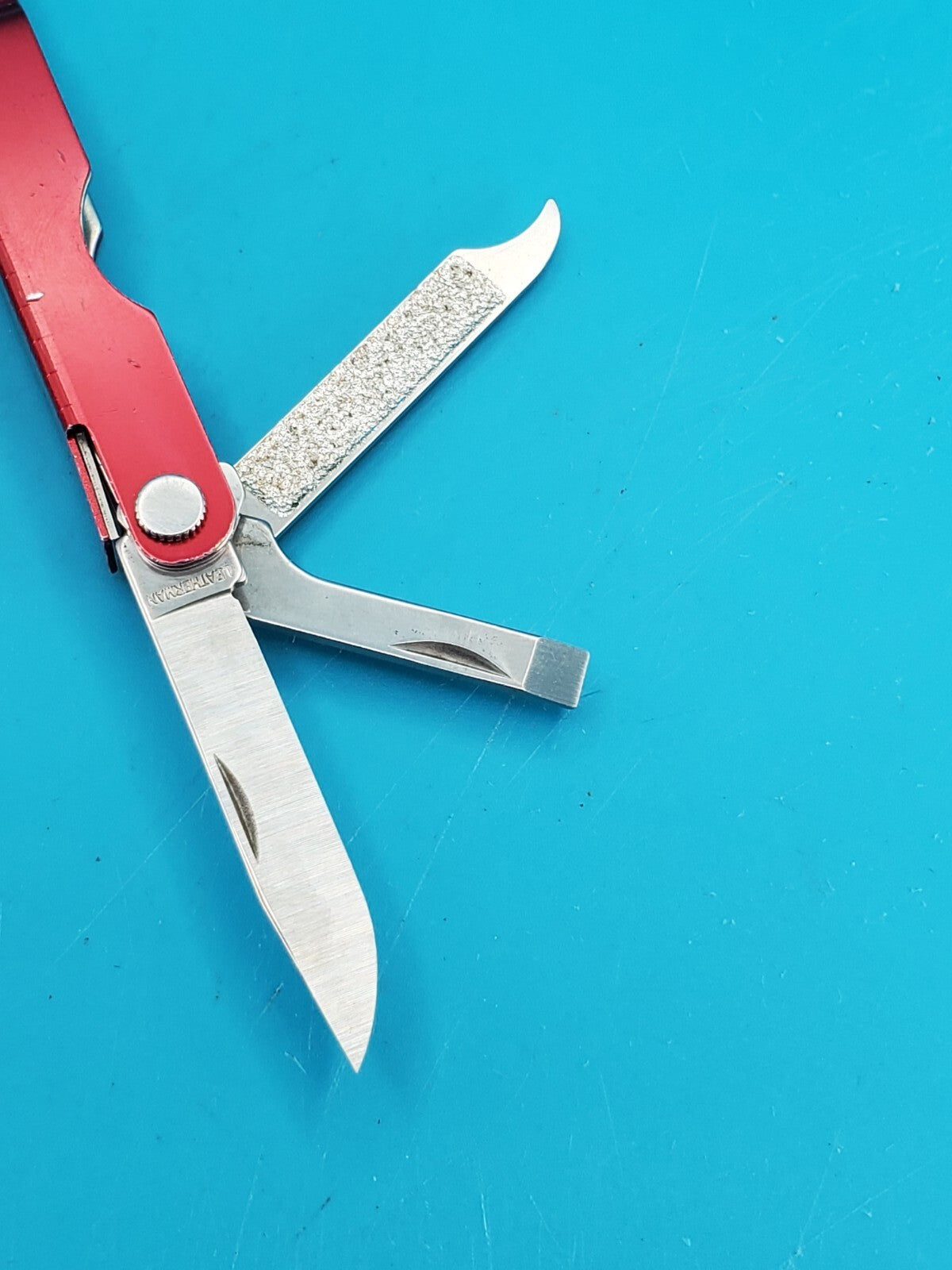 Leatherman Micra Multi-Tool, Knife, Scissors, Key Ring, Red!