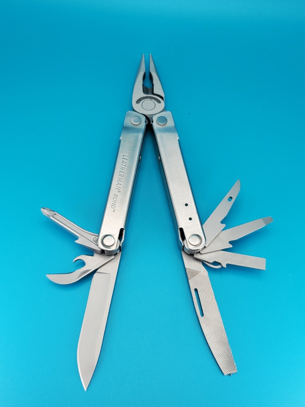 LEATHERMAN Bond Multitool, Stainless Steel Everyday Tool!