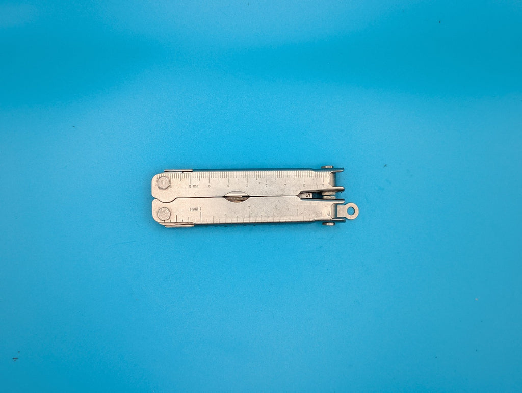 SOG USA PARATOOL Multi-Tool!