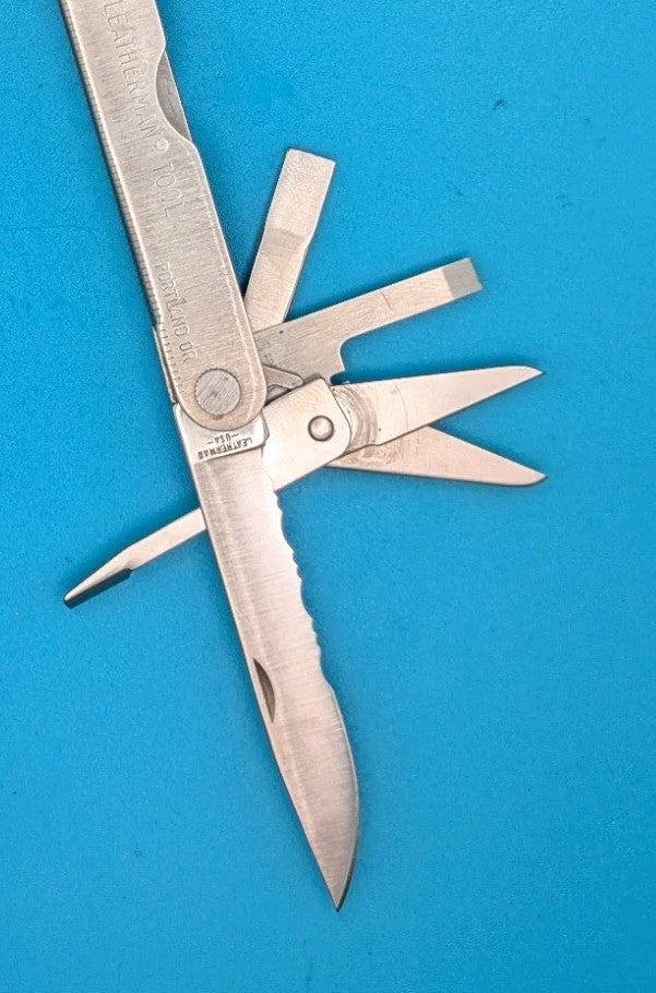Leatherman PST 2 Multi Tool! 03/098 date stamp! Fast Shipping! WITH SHEATH!