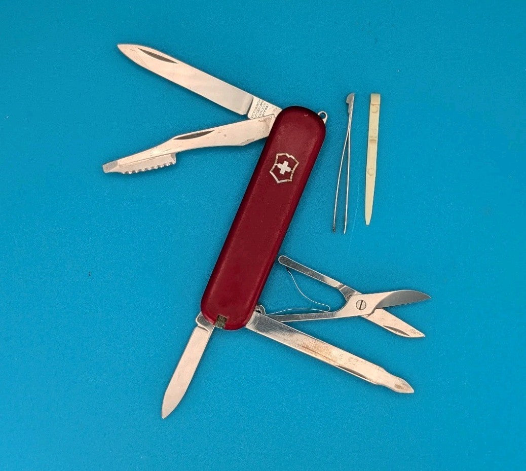 Victorinox Executive Swiss Army Knife, RED! FREE SHIPPING! RETIRED!