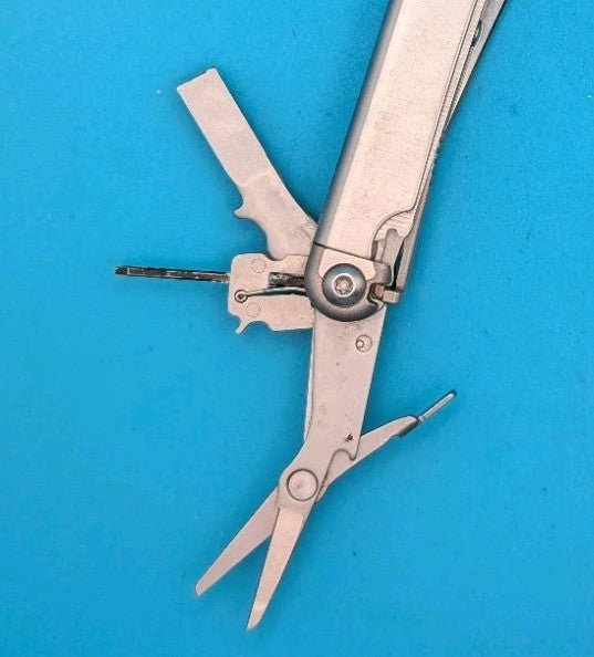 Leatherman Wave Multi Tool! Stainless! Retired! Free Shipping!