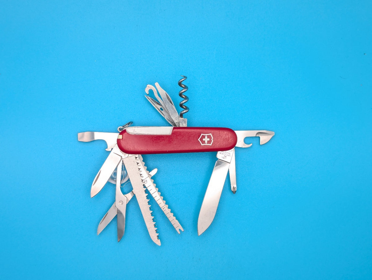 Victorinox Outdoorsman Marlboro Unlimited Swiss Army Knife Multi Tool!