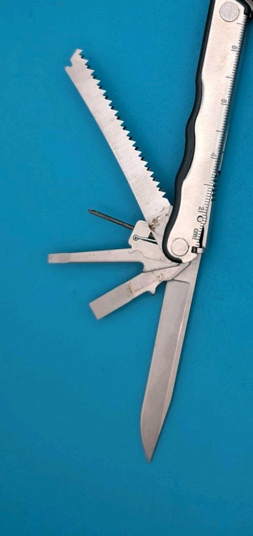 Leatherman BLAST Multi-Tool , Retired Multitool w/ Knife Pliers