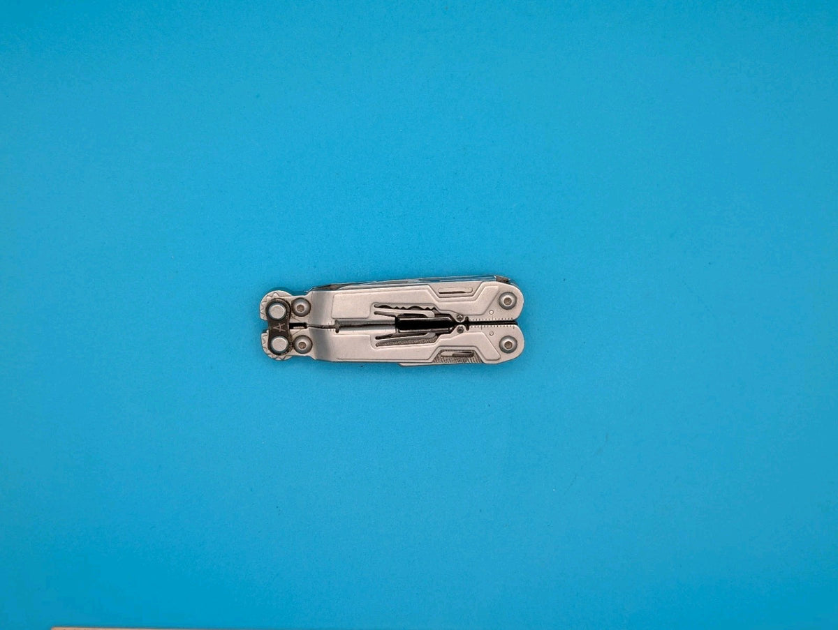 SOG PowerPint Tool Compact Lightweight Silver Multi-Tool!